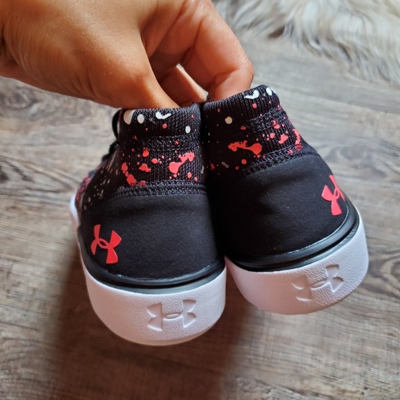 NEW Under Armour Kickit2 - Picture 8 of 8